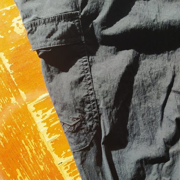Arc'teryx Parapet Hiking Pants in Black - Size 8 - Picture 4 of 5